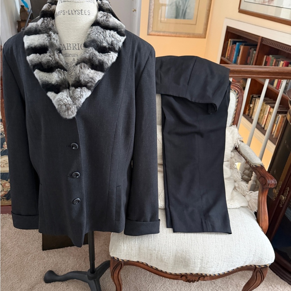 Dana Buchman Charcoal Blazer with Striped  Fur Collar and Pants Lux Suit Wool